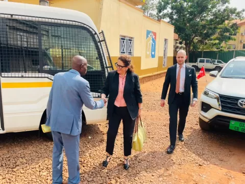 Visite Ambassadrice de Suisse à la CPS - Salutations Juge Njapou